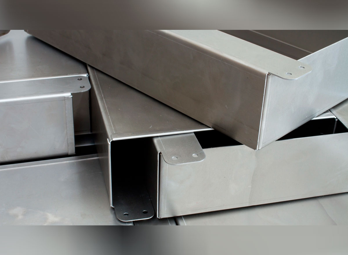 تفاوت بین استنلس استیل و فولاد نرم چیست؟